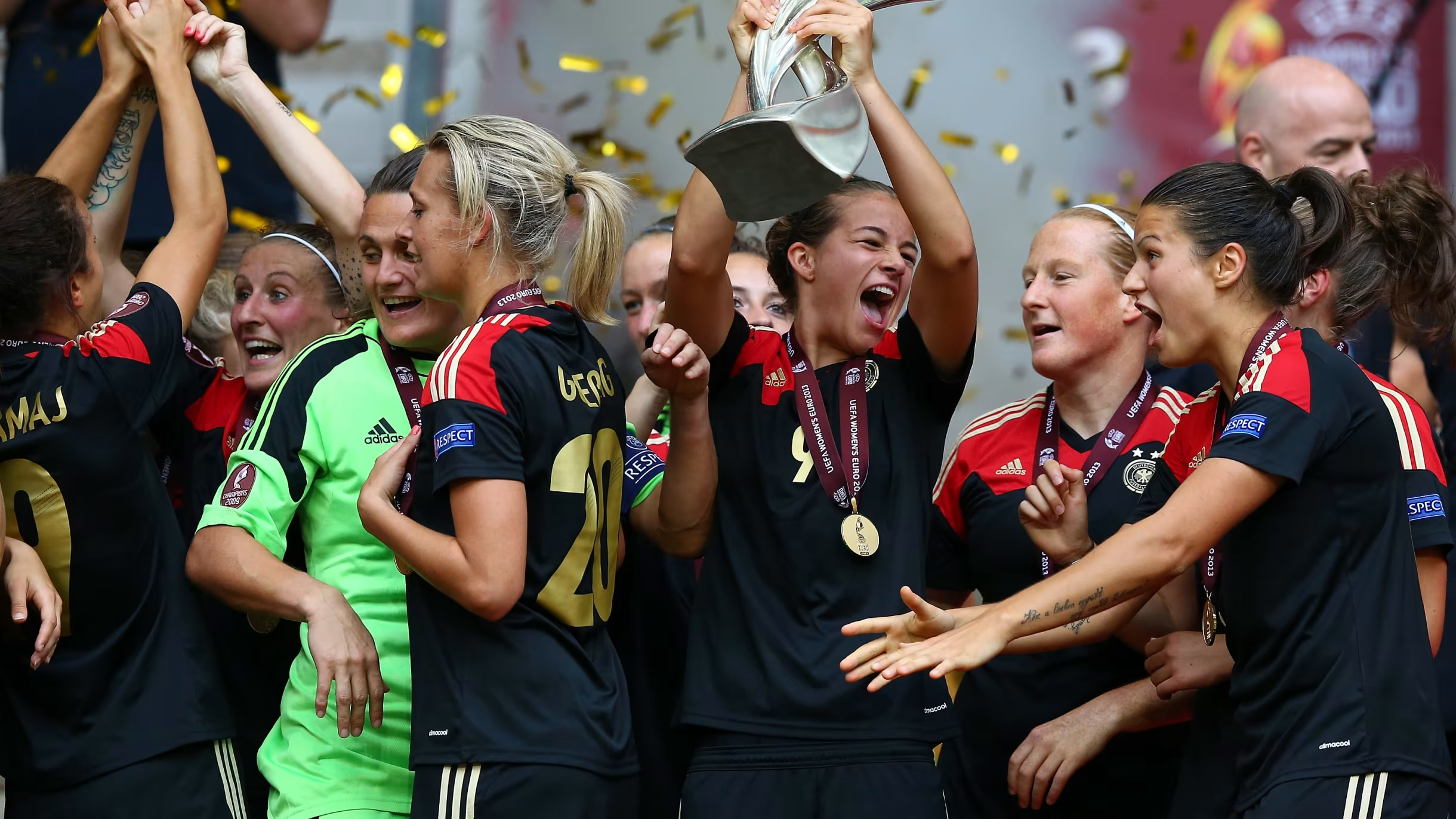 开云体育中国官网-谁将成为欧洲足球赛事的新王者