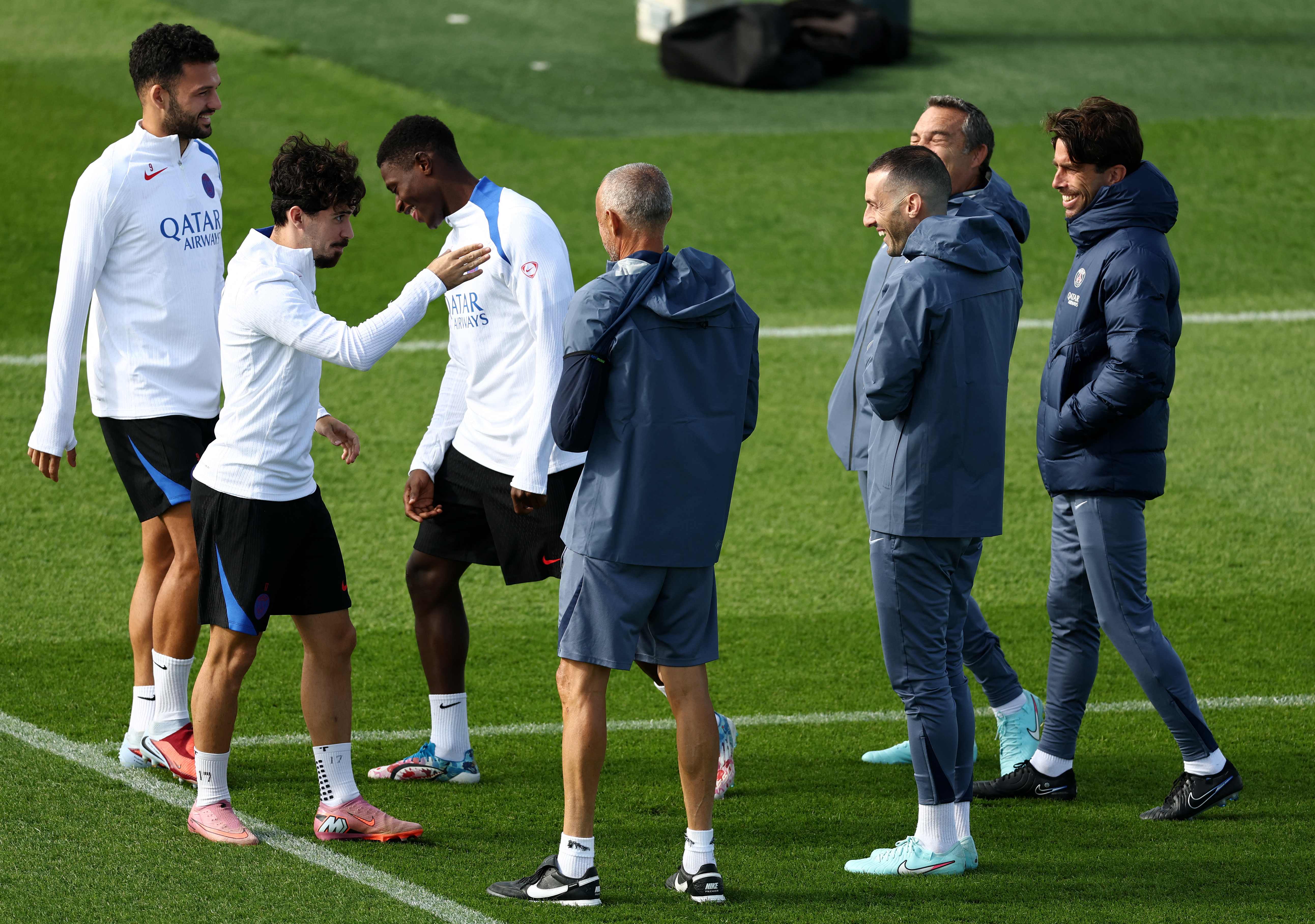 开云体育登录-巴黎圣日耳曼备战之际，教练组研究对手战术